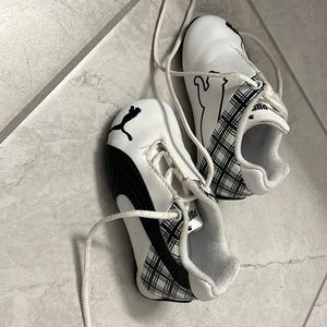 Like new puma size 5 toddler shoes
